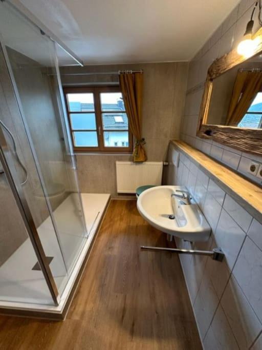 Charmante Farbenfrohe Wohnung Fuer Zwei Fischbachau Exterior foto