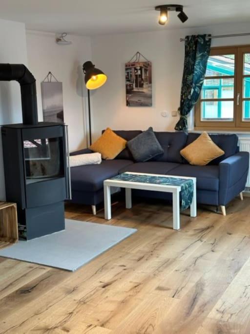 Charmante Farbenfrohe Wohnung Fuer Zwei Fischbachau Exterior foto