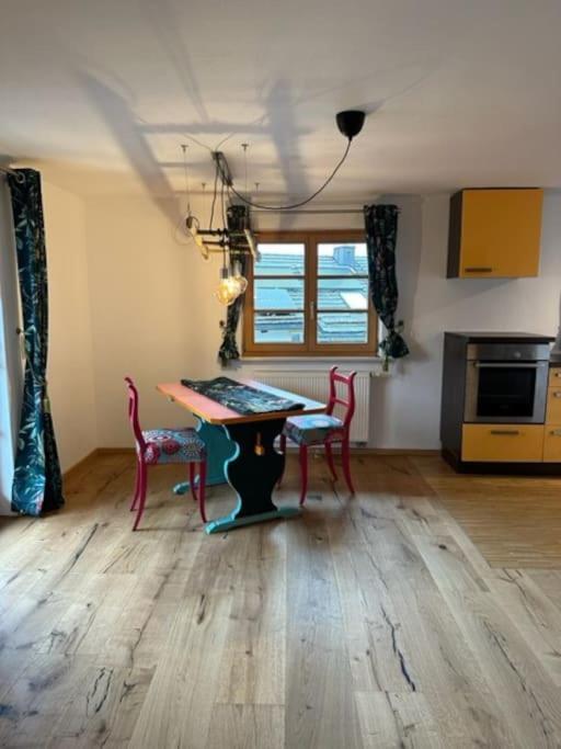 Charmante Farbenfrohe Wohnung Fuer Zwei Fischbachau Exterior foto