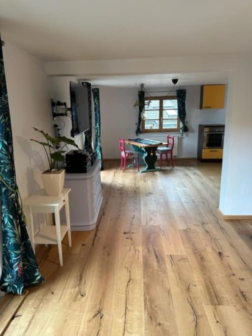 Charmante Farbenfrohe Wohnung Fuer Zwei Fischbachau Exterior foto